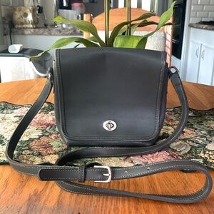 Vintage Coach Leather Crossbody 9076